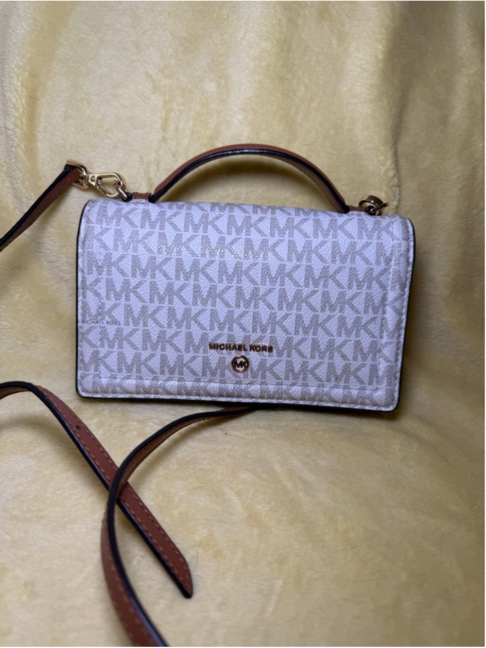 Michael Kors crossbody phone clutch purse jet set travel